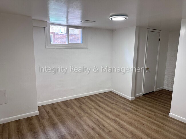 Building Photo - 4631 W Moncrieff Pl