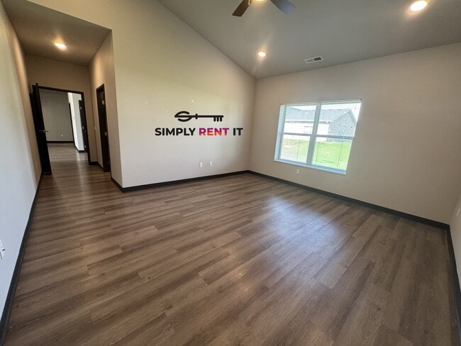 Building Photo - New 3 Bedroom, 3 Bathroom Sublease Brick Towne Ames Townhome