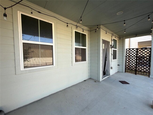 Building Photo - 7312 Acela Trl