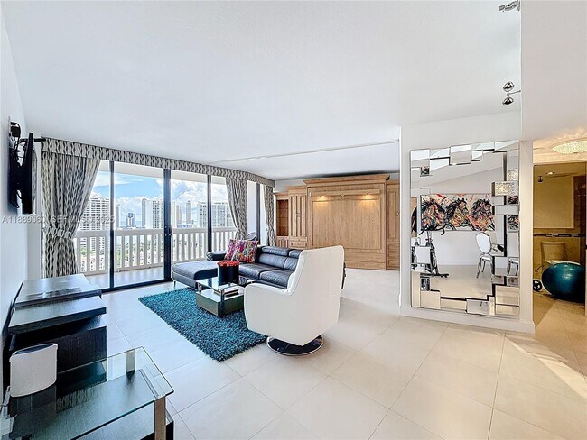 Building Photo - 1000 W Island Blvd