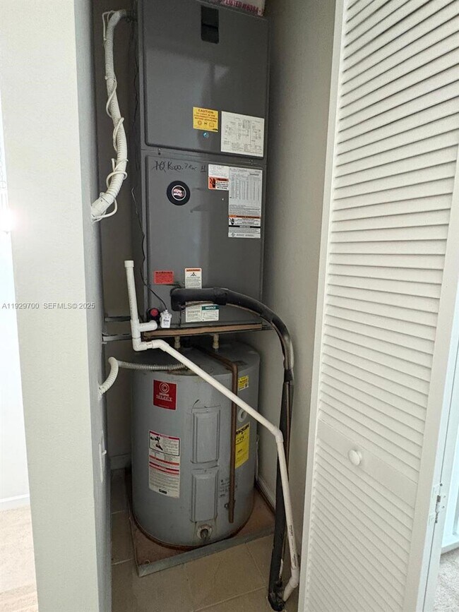 Building Photo - 9426 SW 171st Ct