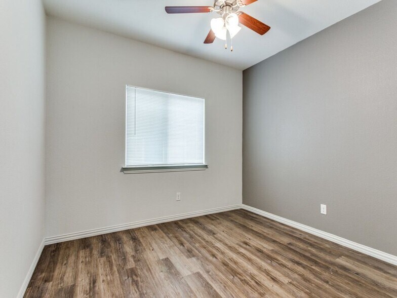 Building Photo - 3301 Brambleton Hill Pl