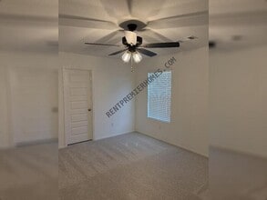 Building Photo - 122 Powder River Dr
