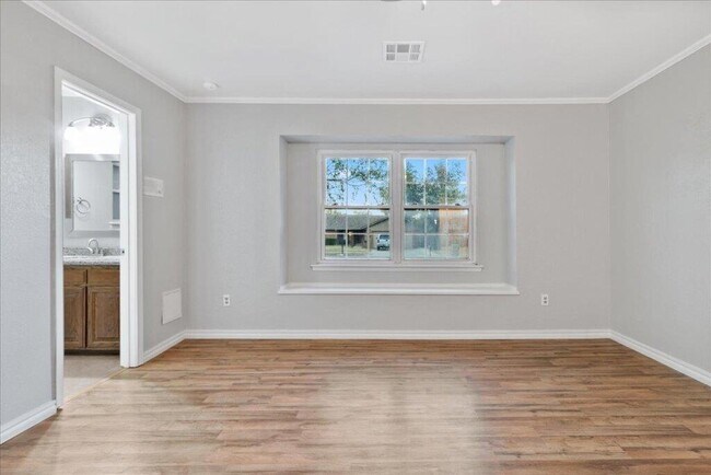 Building Photo - 1104 S Hunters Glen Cir