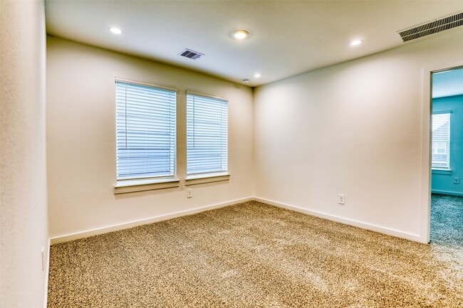 Building Photo - 2829 Lisburn Ter Ln