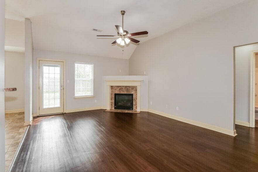 Building Photo - 3835 Farm Pond Cove W