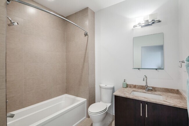 Building Photo - Northern Liberties 4 Bedroom Townhome