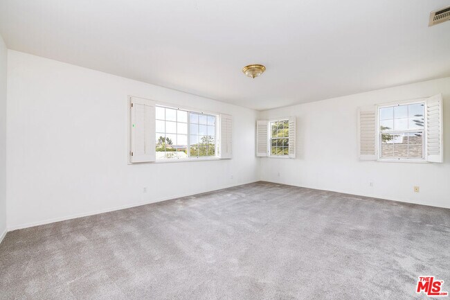 Building Photo - 6074 W 75th Pl