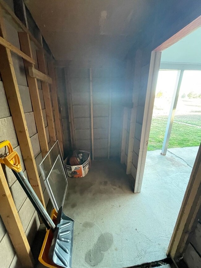 Building Photo - 4 Bed 2 Bath Ranch style Home Available Oc...