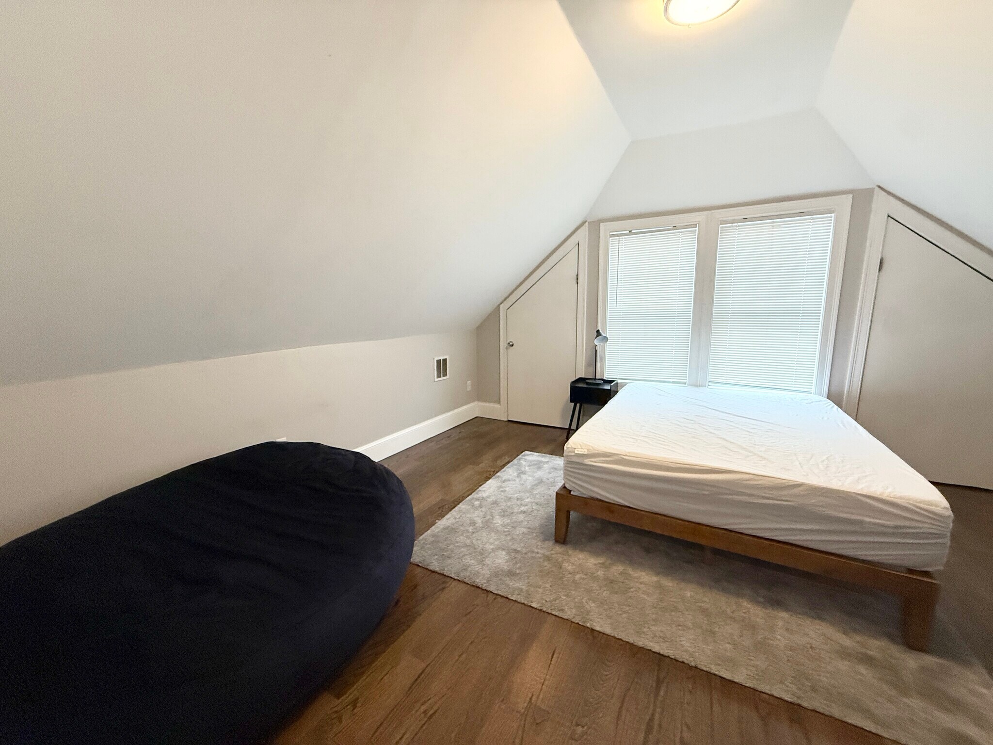 Building Photo - 91 Hillside St