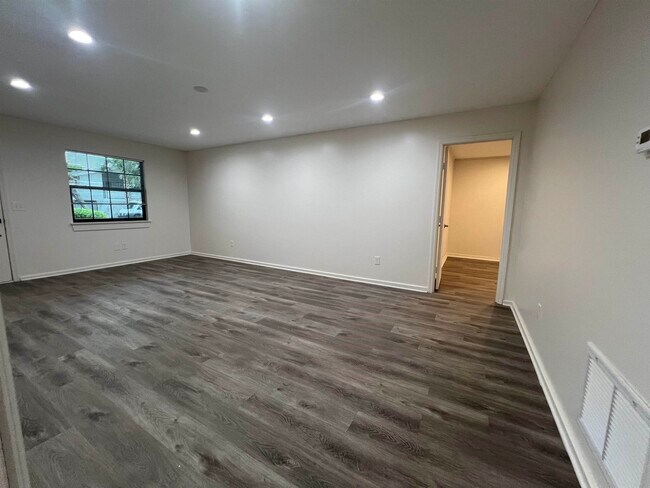 Building Photo - 43 Brigantine Ct