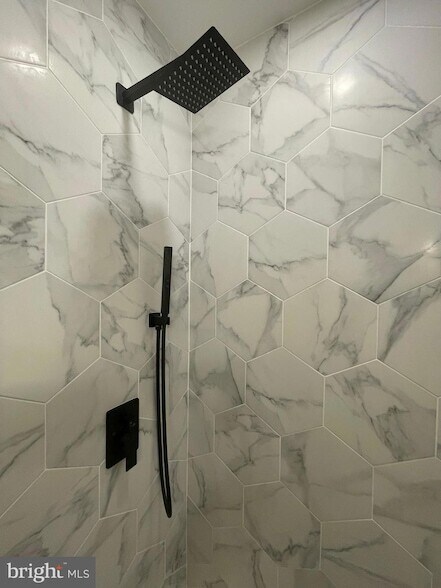 Building Photo - 1516 N Patterson Park Ave