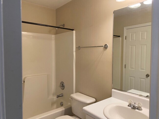 Building Photo - 7032 Reagan Cir