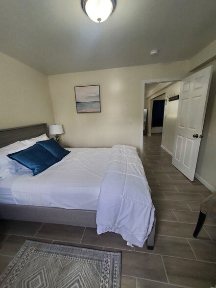 Building Photo - 541 S 9th Ave