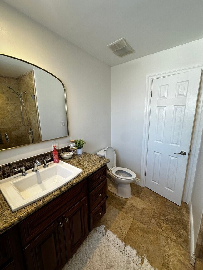 Building Photo - Gorgeous 3-Bedroom 2 bath Home with Pool A...