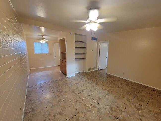 Building Photo - 3423 E Flower St