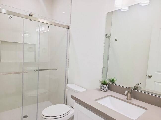 Building Photo - 5006 Cherimoya Ln