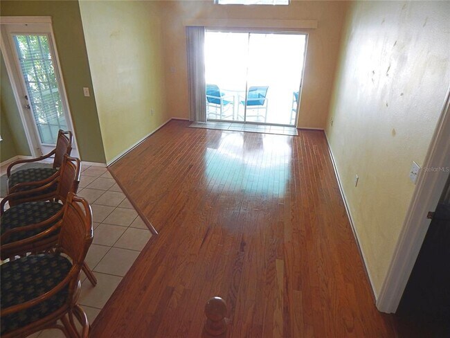 Building Photo - 5869 Meadowpark Pl