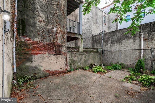 Building Photo - 622 S 12th St