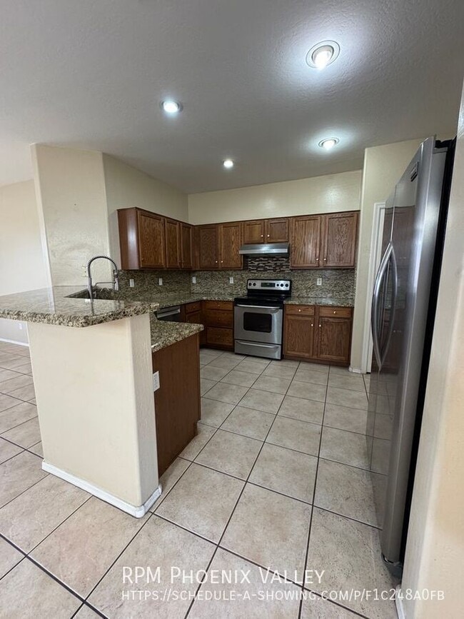 Building Photo - 2305 W Carter Rd