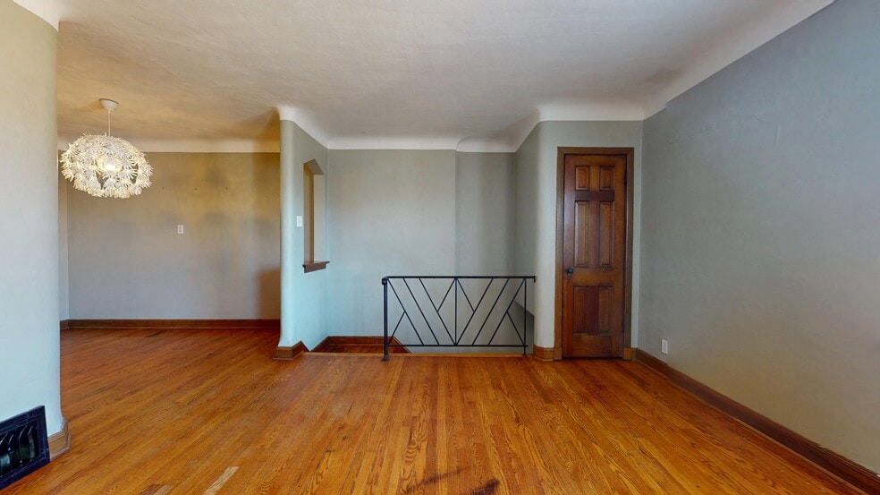 Building Photo - 5816 Mardel Ave