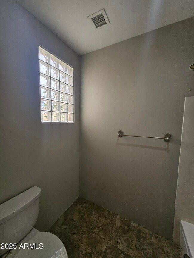 Building Photo - 11290 E Whitethorn Dr