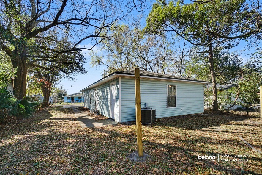 Building Photo - 1995 W 4th St