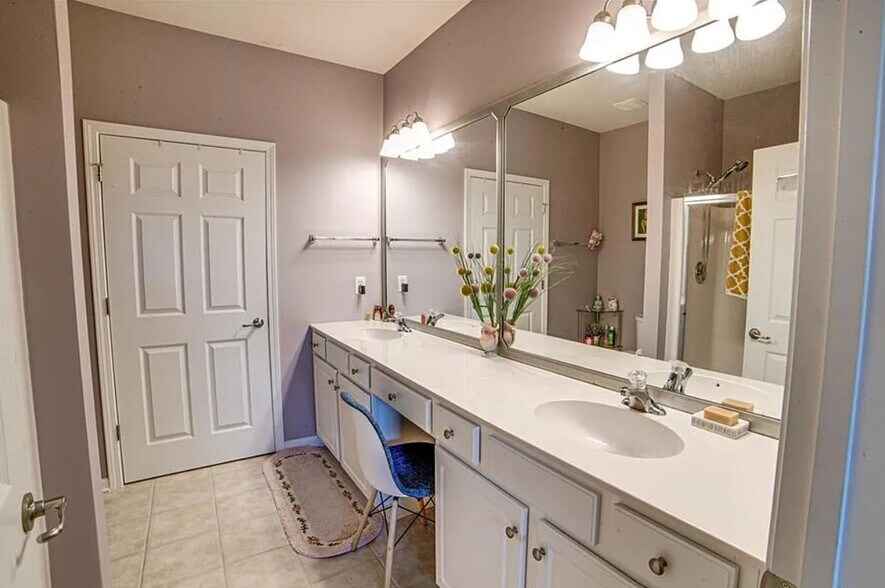 Building Photo - 14827 Santa Lucia Dr