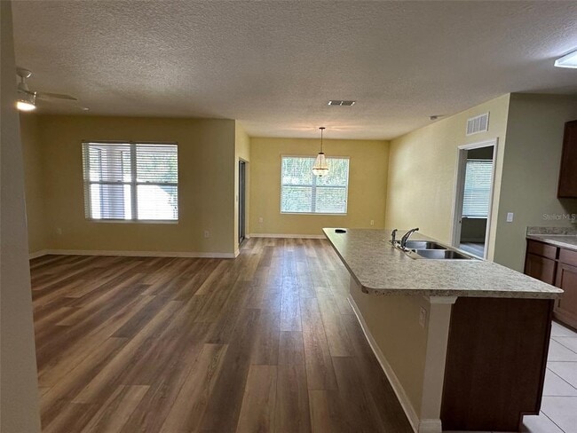 Building Photo - 521 White Coral Ln