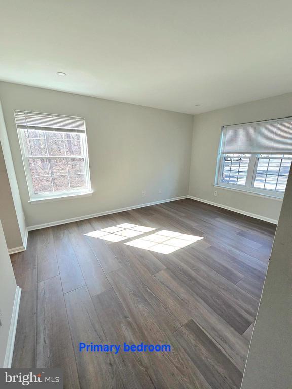 Building Photo - 5815 Cove Landing Rd