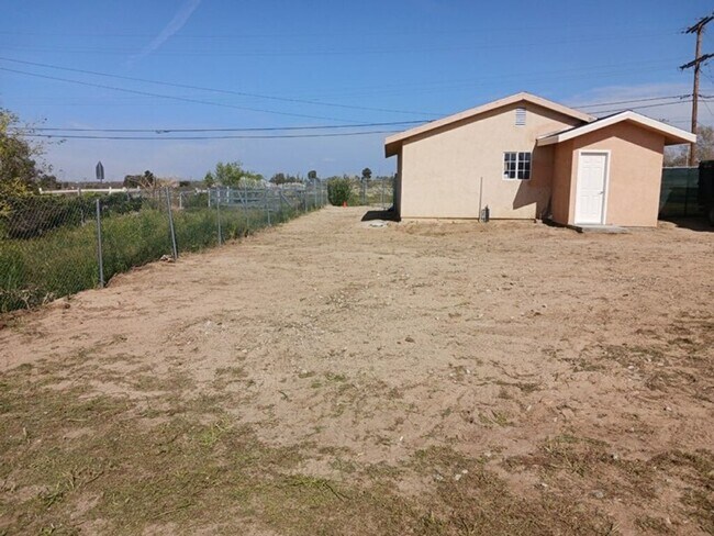 Building Photo - 12757 E Ave W