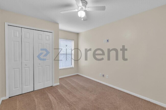 Building Photo - 2012 Dumont Dr