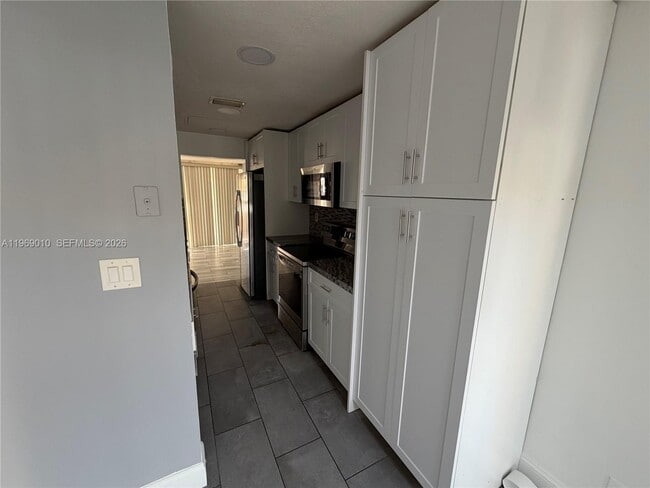 Building Photo - 853 NW 81st Terrace