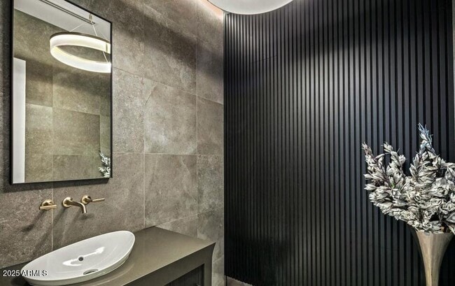 Building Photo - 4880 E Lone Mountain Rd N