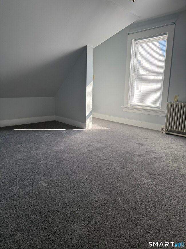 Building Photo - 85 Maple St