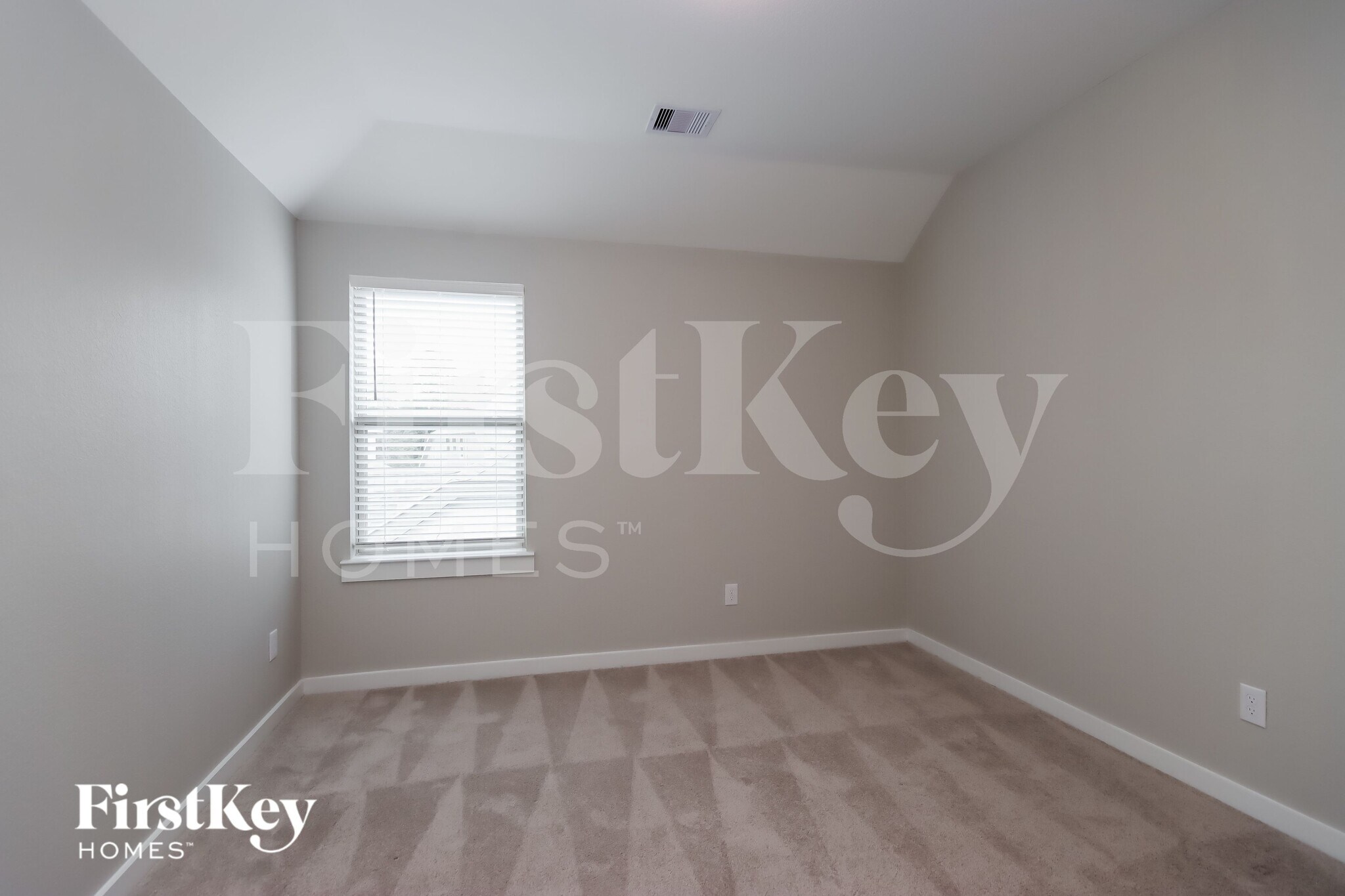 Building Photo - 16411 Little Pine Creek Dr