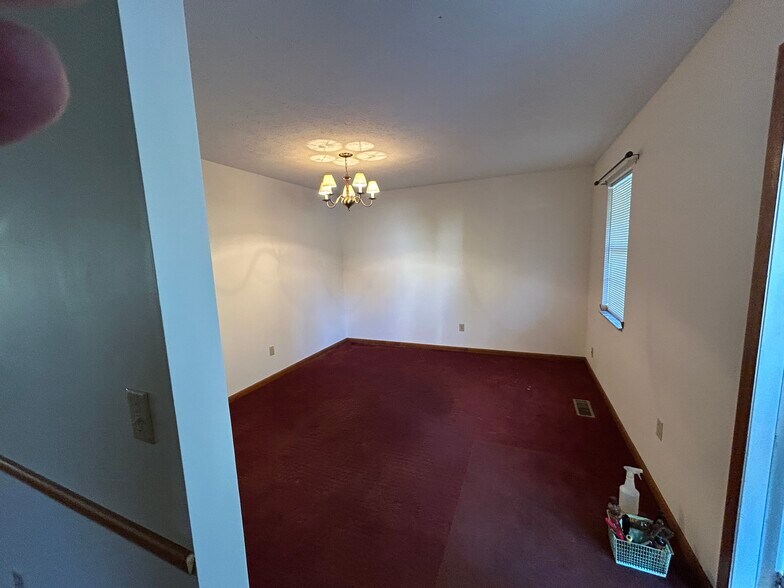 Family Room - 1 Lakeview Dr