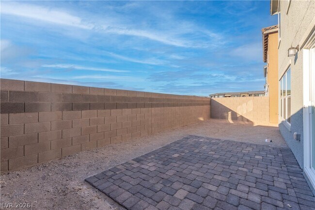 Building Photo - 9256 Innot Ave