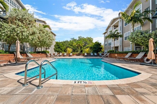 Building Photo - 800 S Dakota Ave