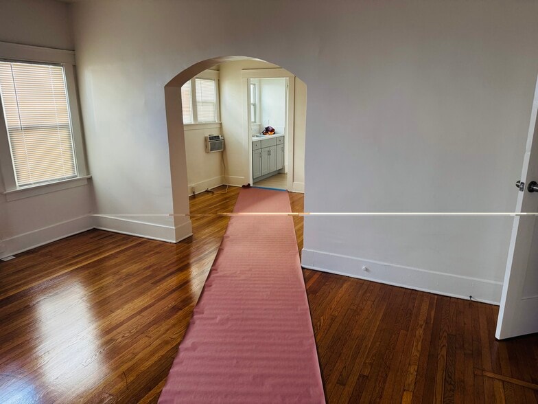 Building Photo - 1452 N Gardner St