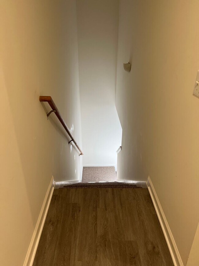 Building Photo - Laura Jeanne Luxury Townhome