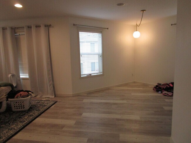 Building Photo - 574 Ruby Peak Avenue