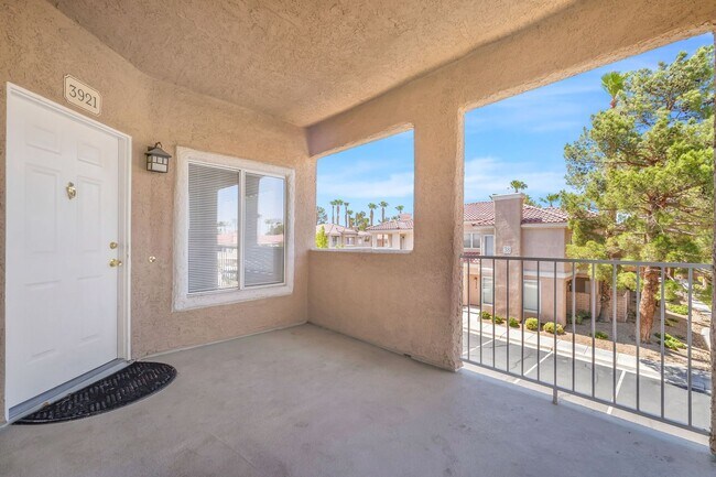 Building Photo - 251 S Green Valley Pkwy