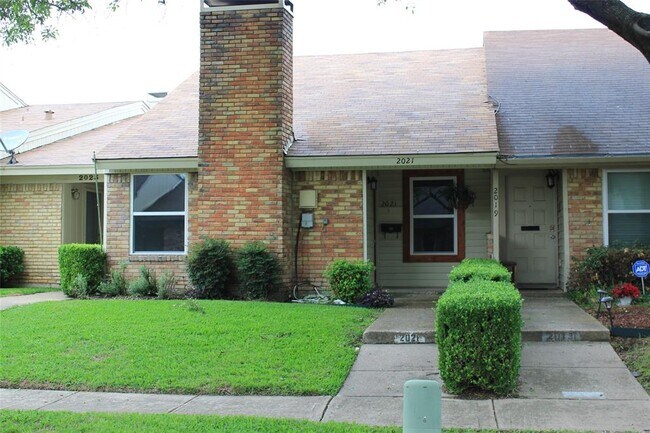 Primary Photo - 2021 Towngate Dr