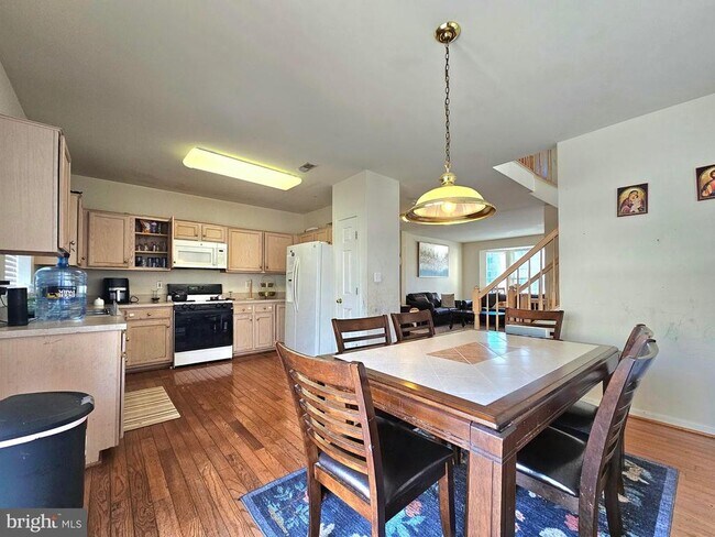 Building Photo - 7427 Ardglass Ct