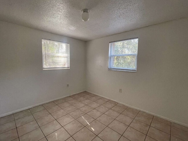 Building Photo - 2-Bedroom and 1-Bathroom