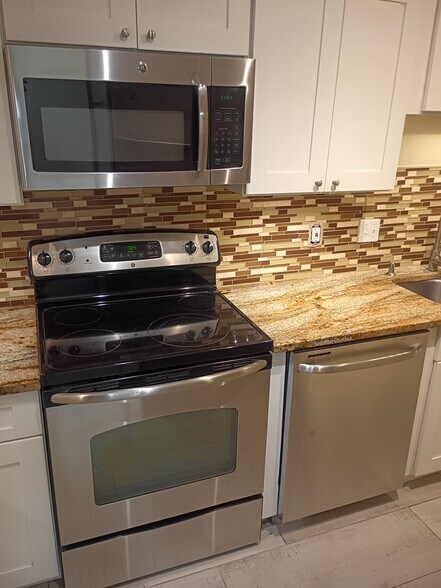 Building Photo - 601 1st St S