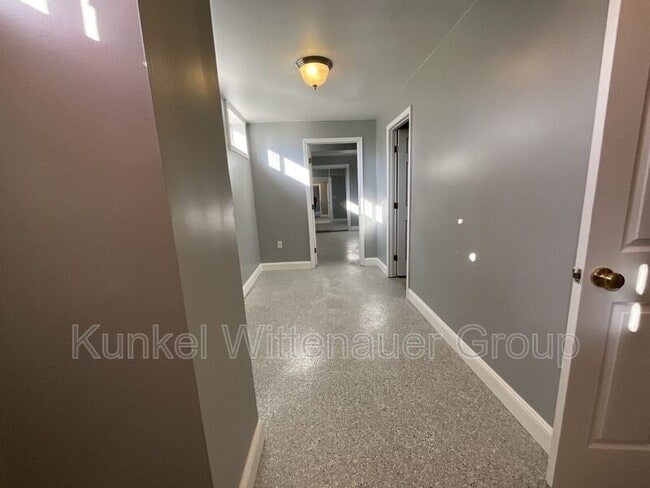 Building Photo - 2308 Four Lakes Dr