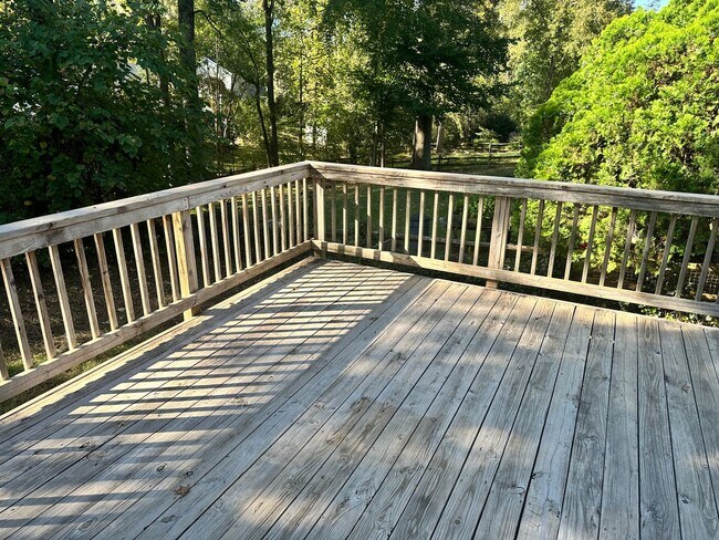 Building Photo - Beautiful Three Bedroom Home in the Wellington Subdivision!