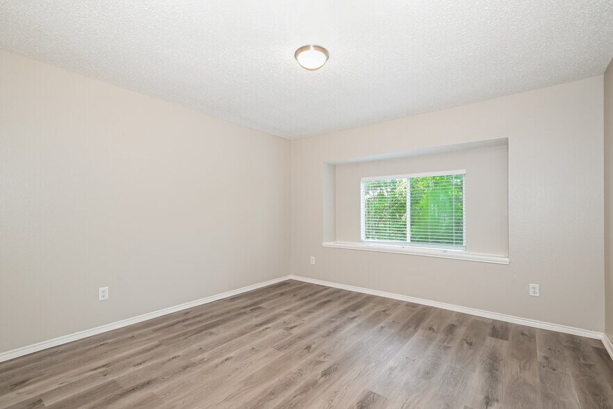 Building Photo - 5717 San Marino Dr